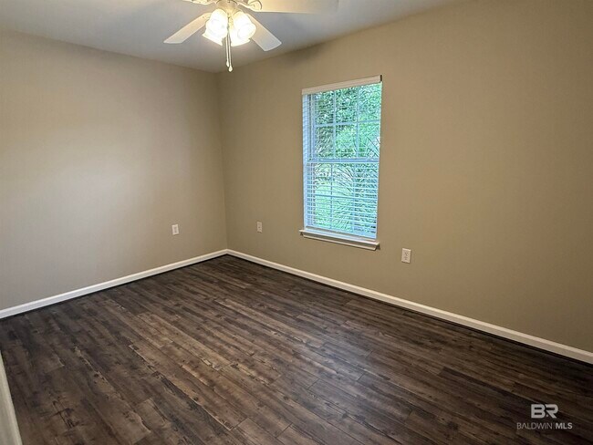 Building Photo - 14287 Lexington Dr