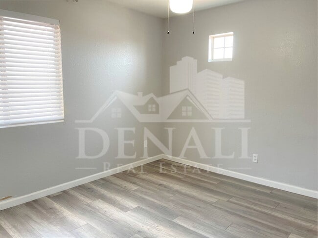 Building Photo - 8535 W Vogel Ave