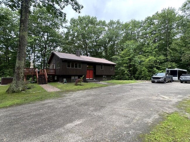 Building Photo - 71 Summit Rd