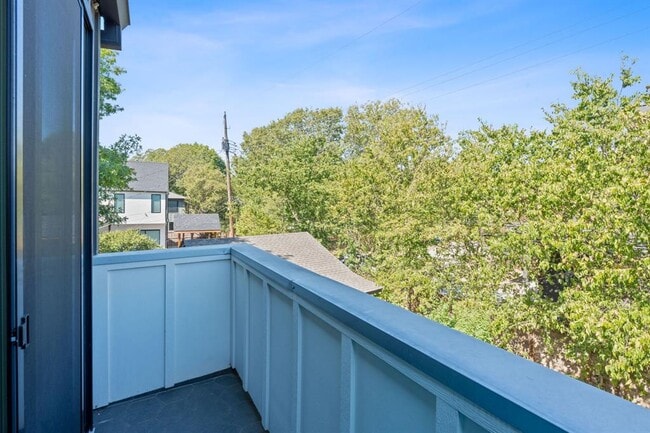 Building Photo - 4710 Mt Vernon Dr