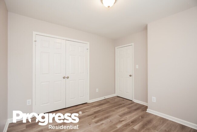 Building Photo - 8932 Steelechase Dr