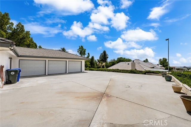 Building Photo - 36608 Oak Ridge Dr