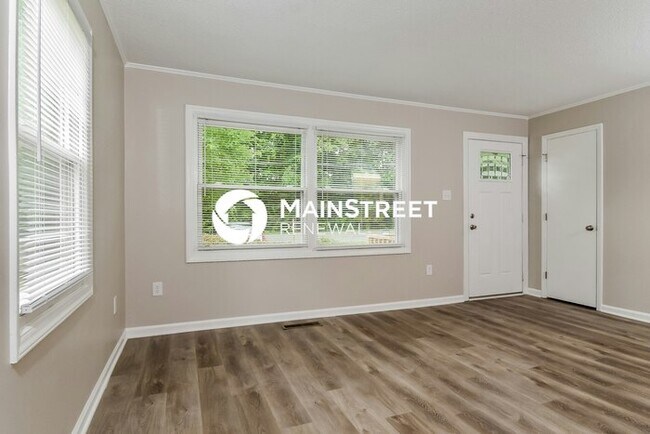 Building Photo - 3 Bedroom Pet-Friendly Home in GREENSBORO,...