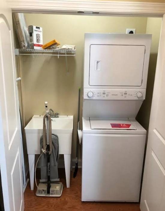 Building Photo - 225 Coach Light Way SW