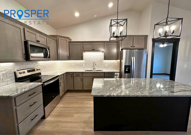 Building Photo - CA785X