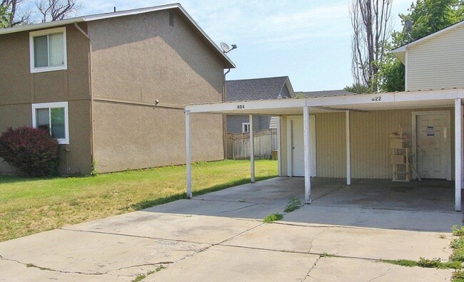 Building Photo - 804 W 7th St