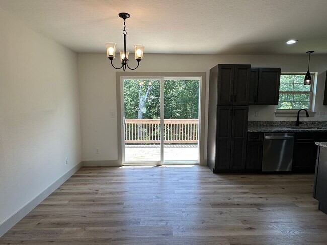 Building Photo - Now Accepting Applications – 4 BED 3 BATH | Summit Pass Subdivision | Waynesville School District