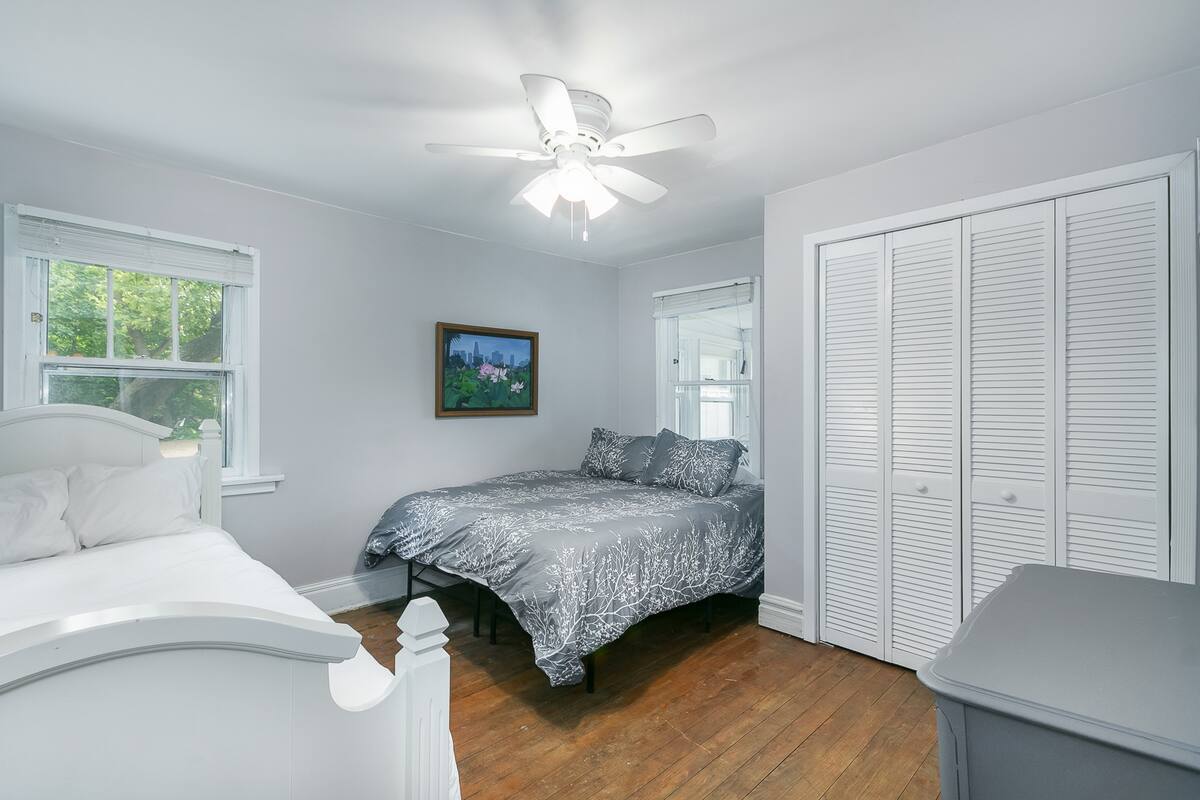 Building Photo - 405 W Doty St