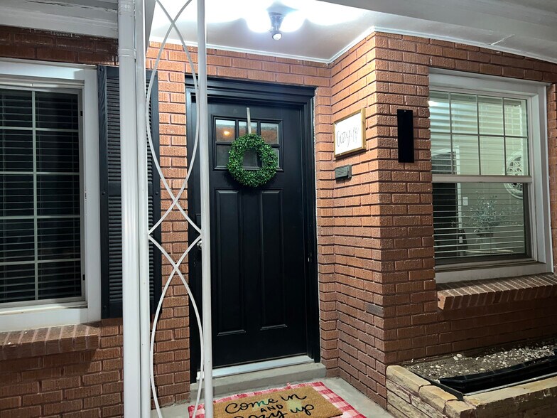 Building Photo - 132 W 1500 S