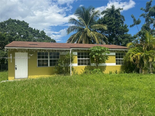 Primary Photo - 6871 SW 18th Ct