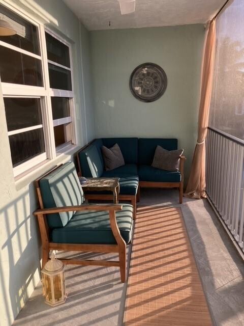 Building Photo - 801 NE 18th Ct