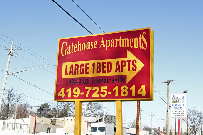 Building Photo - Gate House Apartments