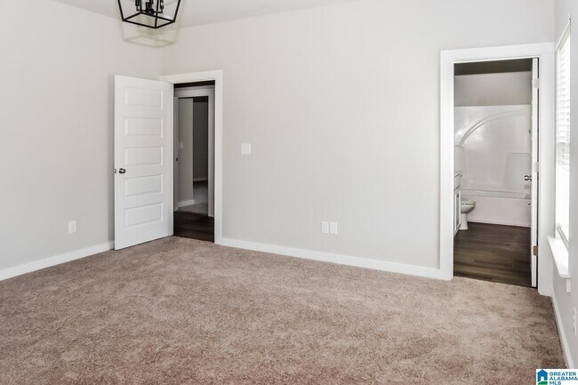 Building Photo - 358 Shady Ln