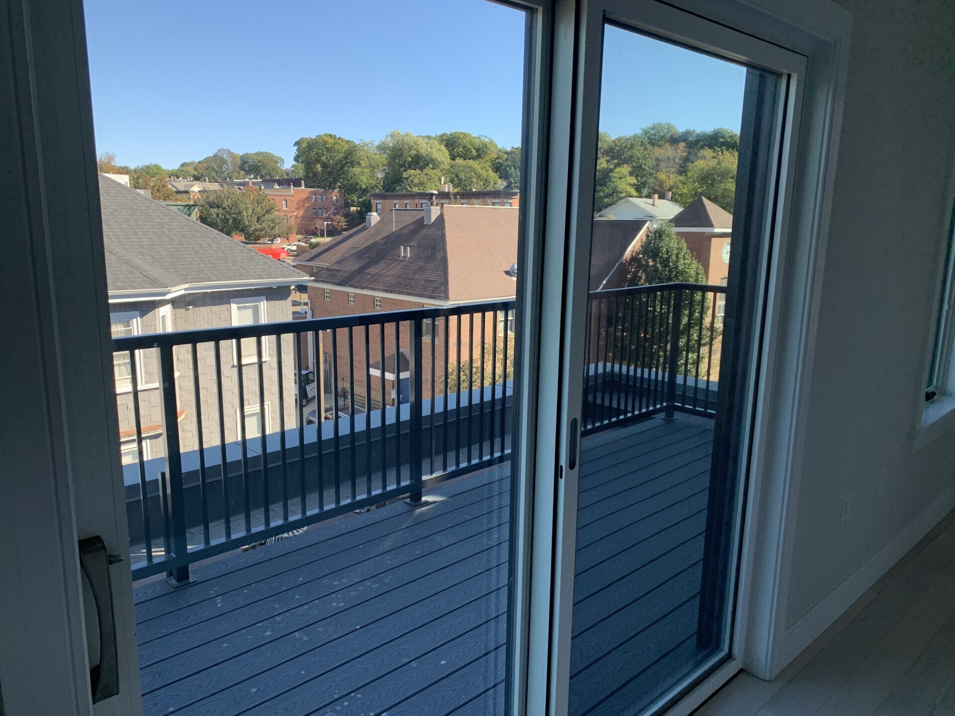 Building Photo - 203 Green St