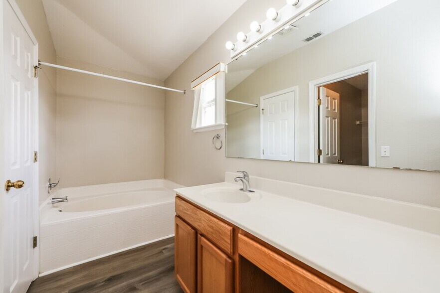 Building Photo - 12938 Bridleford Dr