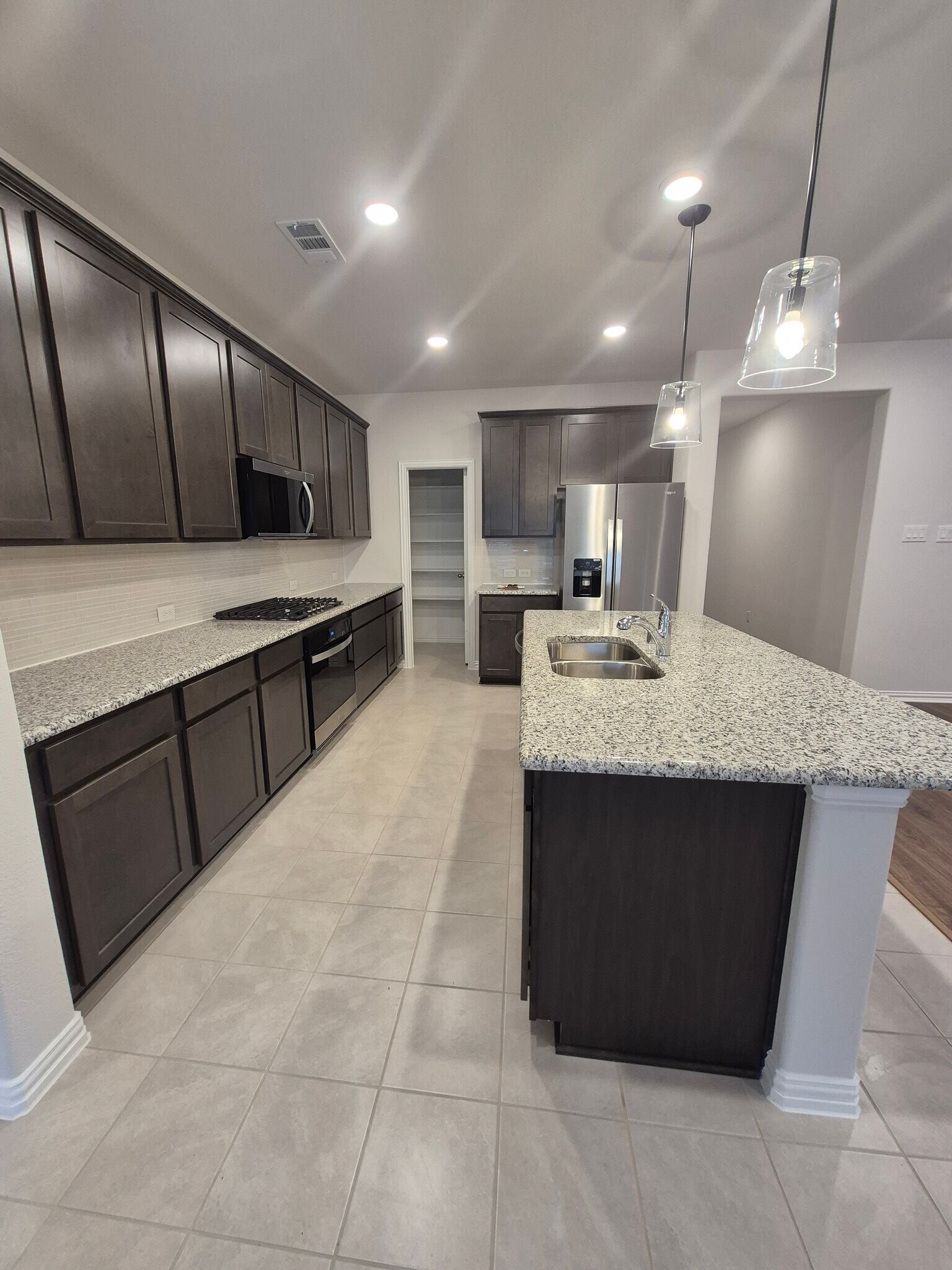 Building Photo - 3041 Hollybrook Ln