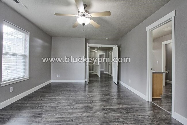 Building Photo - 4 Bed, 2.5 Bath Home in Hazel Dell with Easy Access to I-5 and Padden Pkwy
