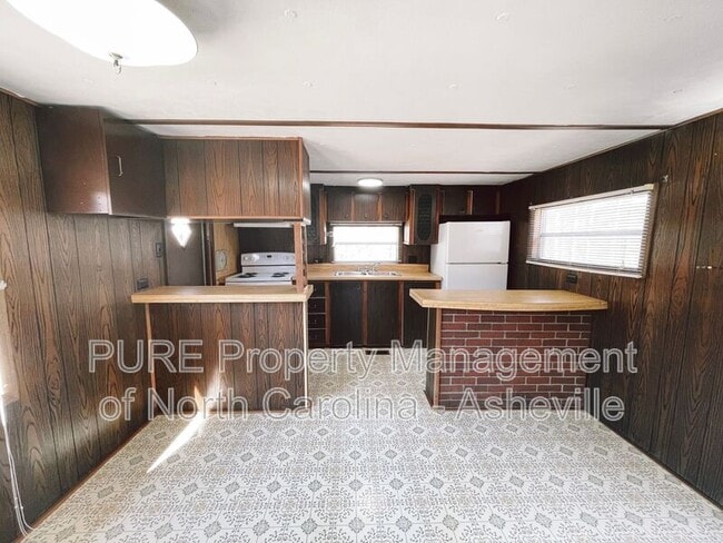 Building Photo - 59 Magic Dr