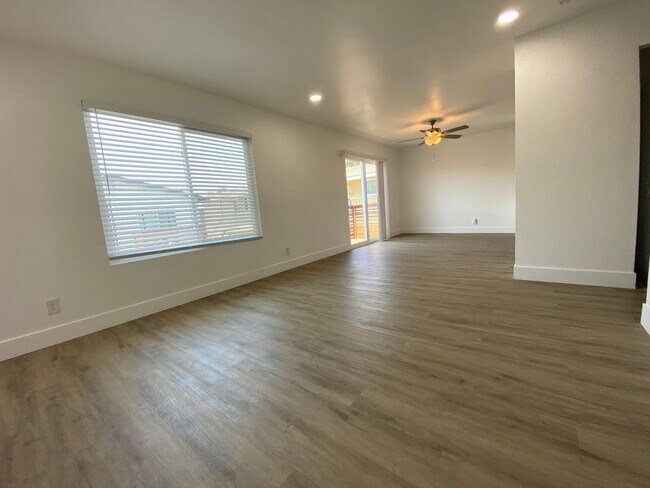 Building Photo - 4410 Highland Ave