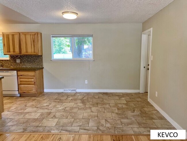 Building Photo - Remodeled Home With Huge Backyard