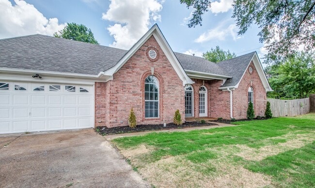 Building Photo - 5624 Annandale Dr