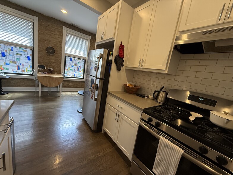 Building Photo - 2354 N Elston Ave