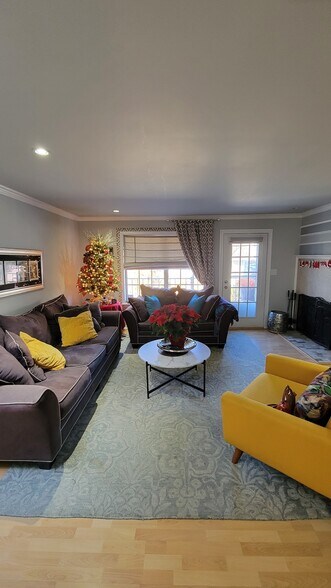 Living Room - 780 River Rd