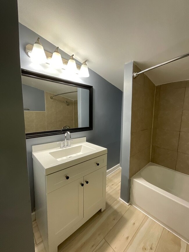 Building Photo - 12602 Thornhurst Ave