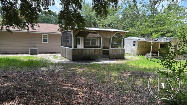 Building Photo - FALL MOVE-IN SPECIAL: 50% OFF 1st FULL MONTH'S RENT!**