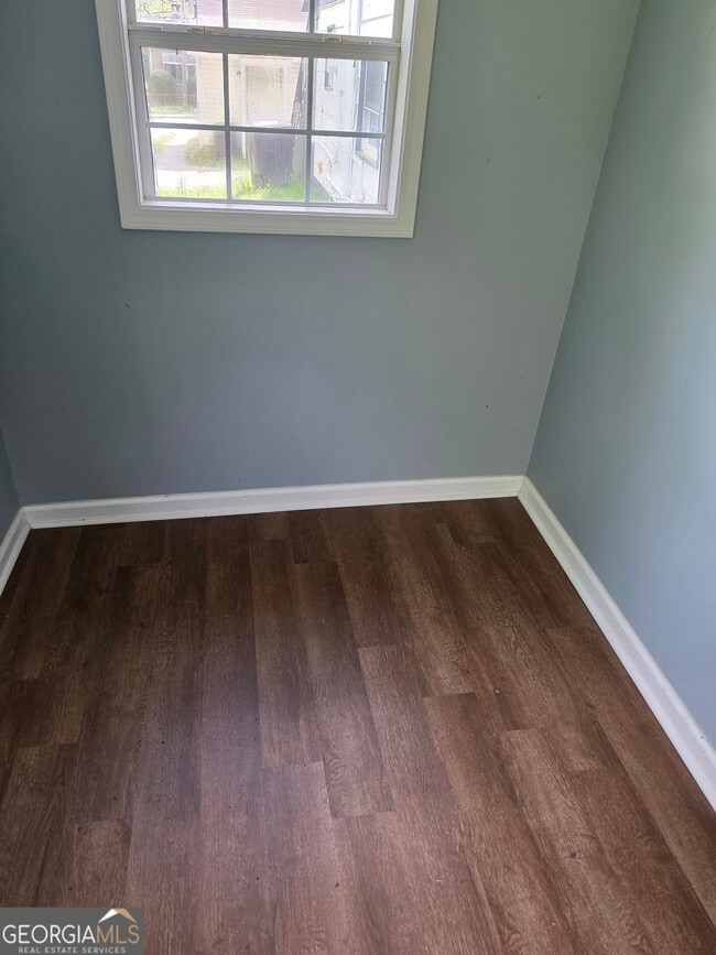 Building Photo - 5 1/2 Walker St