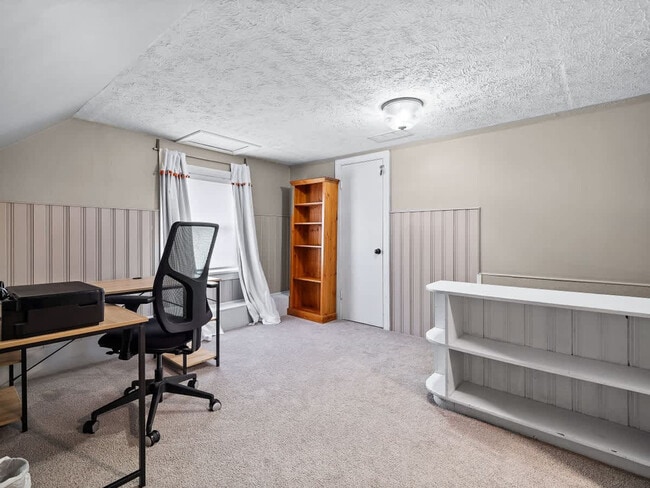 Building Photo - 6771 Greenleaf Ave