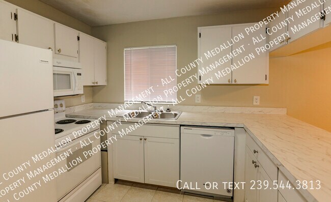 Building Photo - 8049 Country Rd