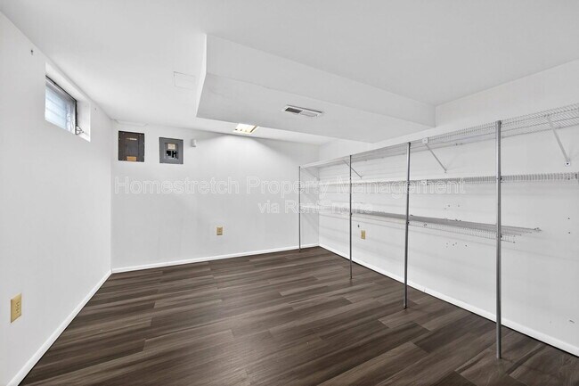 Building Photo - 2060 Loveland Dr