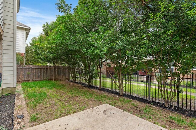 Building Photo - 1720 Briarton Ln S