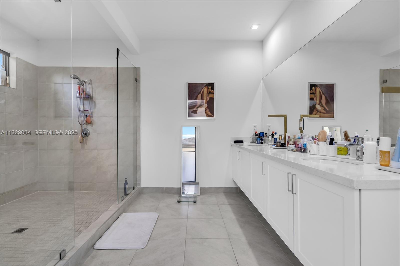 Building Photo - 4363 NW 81st Ave