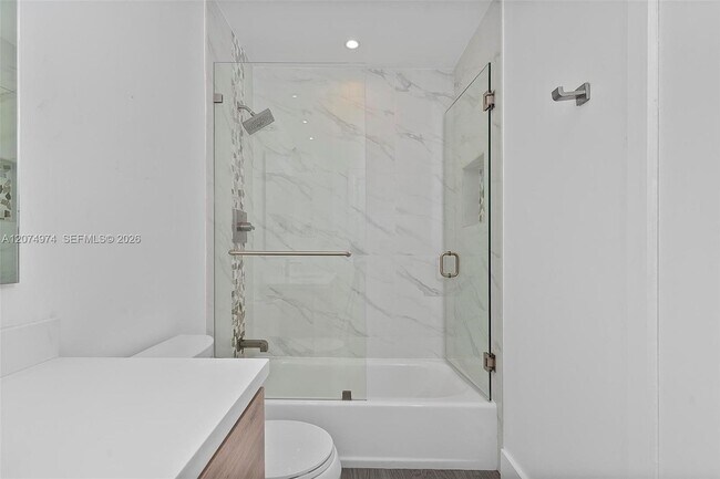 Building Photo - 6304 SW 93rd Pl