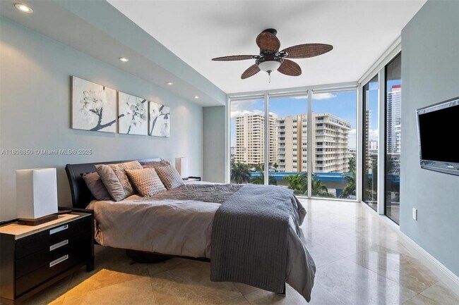 Building Photo - 1800 S Ocean Dr