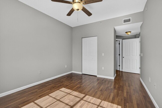 Building Photo - 6204 Myrtlewood Cir W