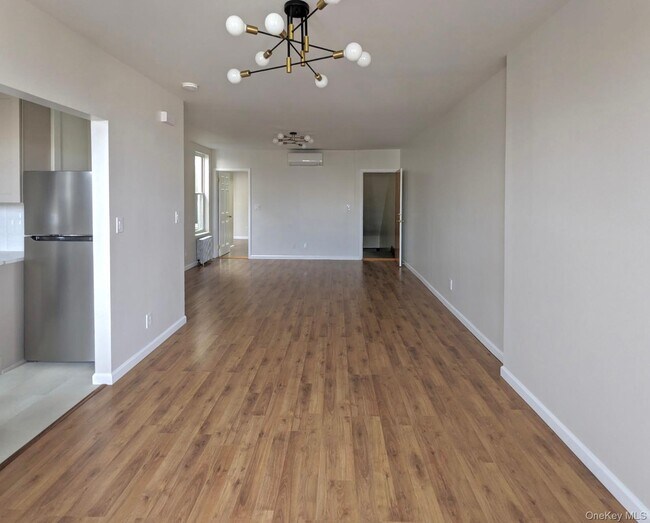 Building Photo - 60-85 71st Ave