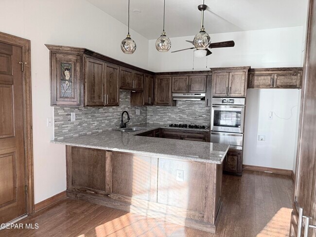 Building Photo - 11417 Tom Ulozas Dr