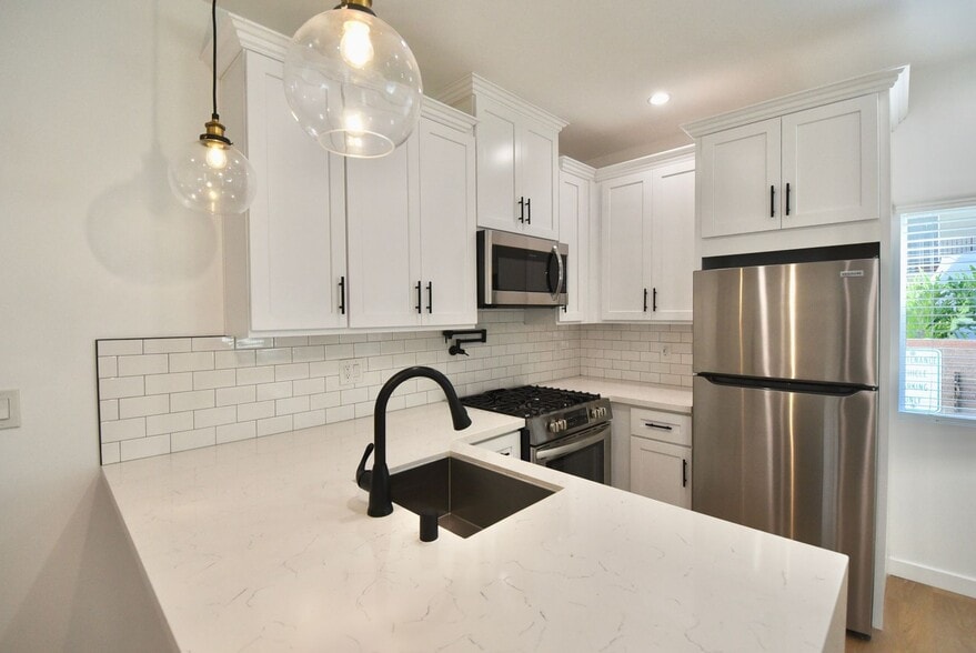 Building Photo - 5220 Radford Ave