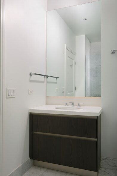 Building Photo - 363 E Wacker Dr