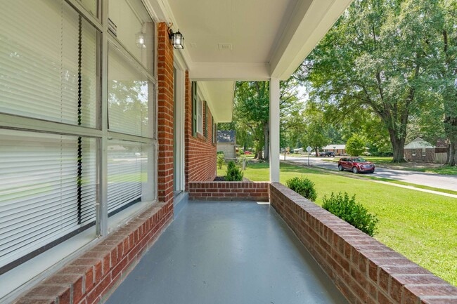 Building Photo - Beautifully Updated 3-Bedroom Home for Rent in Memphis