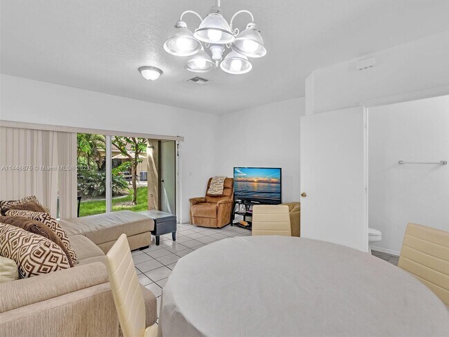 Building Photo - 326 SW 120th Ave