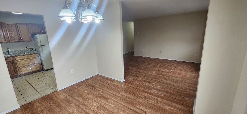 Building Photo - 1111 University Blvd W