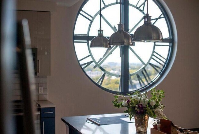 Building Photo - 128 Columbus St