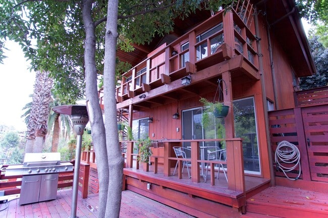 Building Photo - CALL TO BOOK!! Historic & Remodeled 2-Bedr...