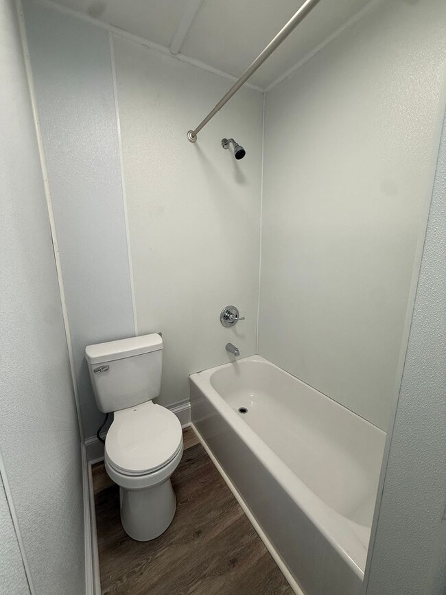 Building Photo - 708 Woodrow St S