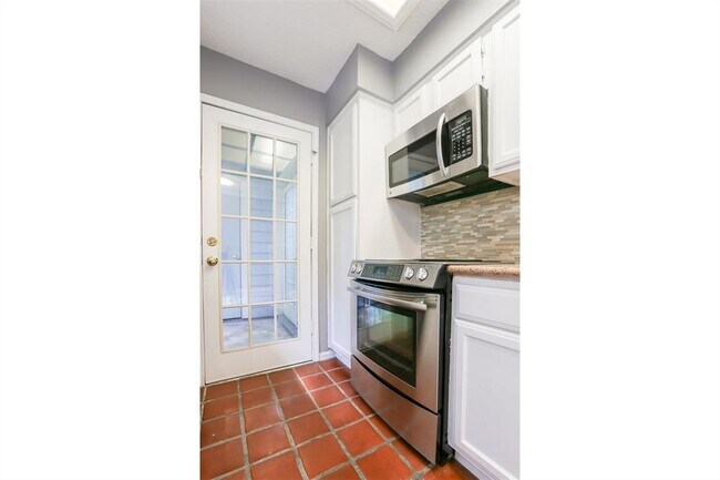 Building Photo - 3111 Tom Green St