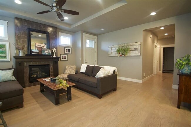 Building Photo - Wonderful Patio Home In The Mill District ...